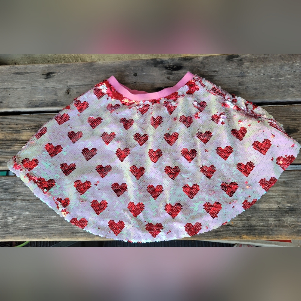 TRULY ME SZ 5Y VGUC WHITE w/ RED HEARTS ❤️ full sequin twirling skirt w/ elastic
